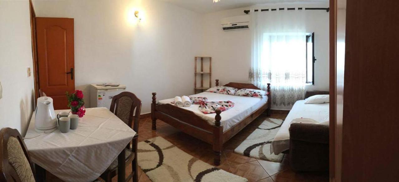 Guest House Naser Улцинь Экстерьер фото