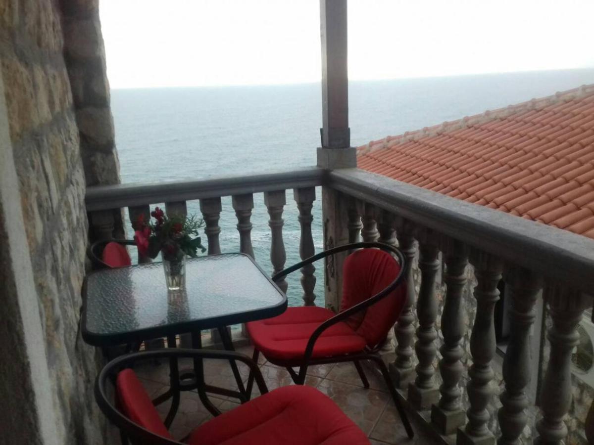 Guest House Naser Улцинь Экстерьер фото