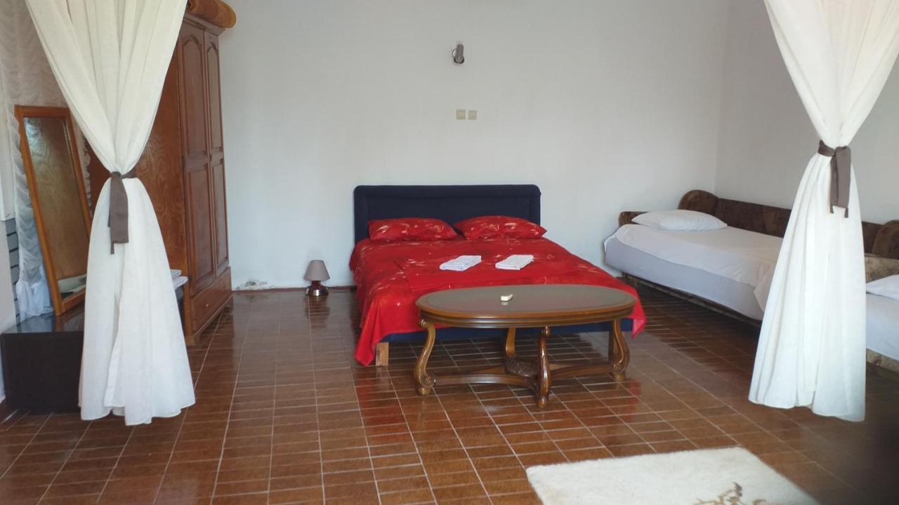 Guest House Naser Улцинь Экстерьер фото
