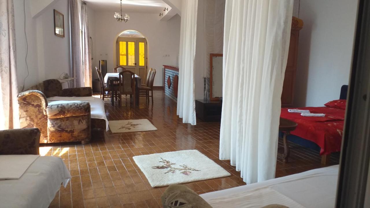 Guest House Naser Улцинь Экстерьер фото