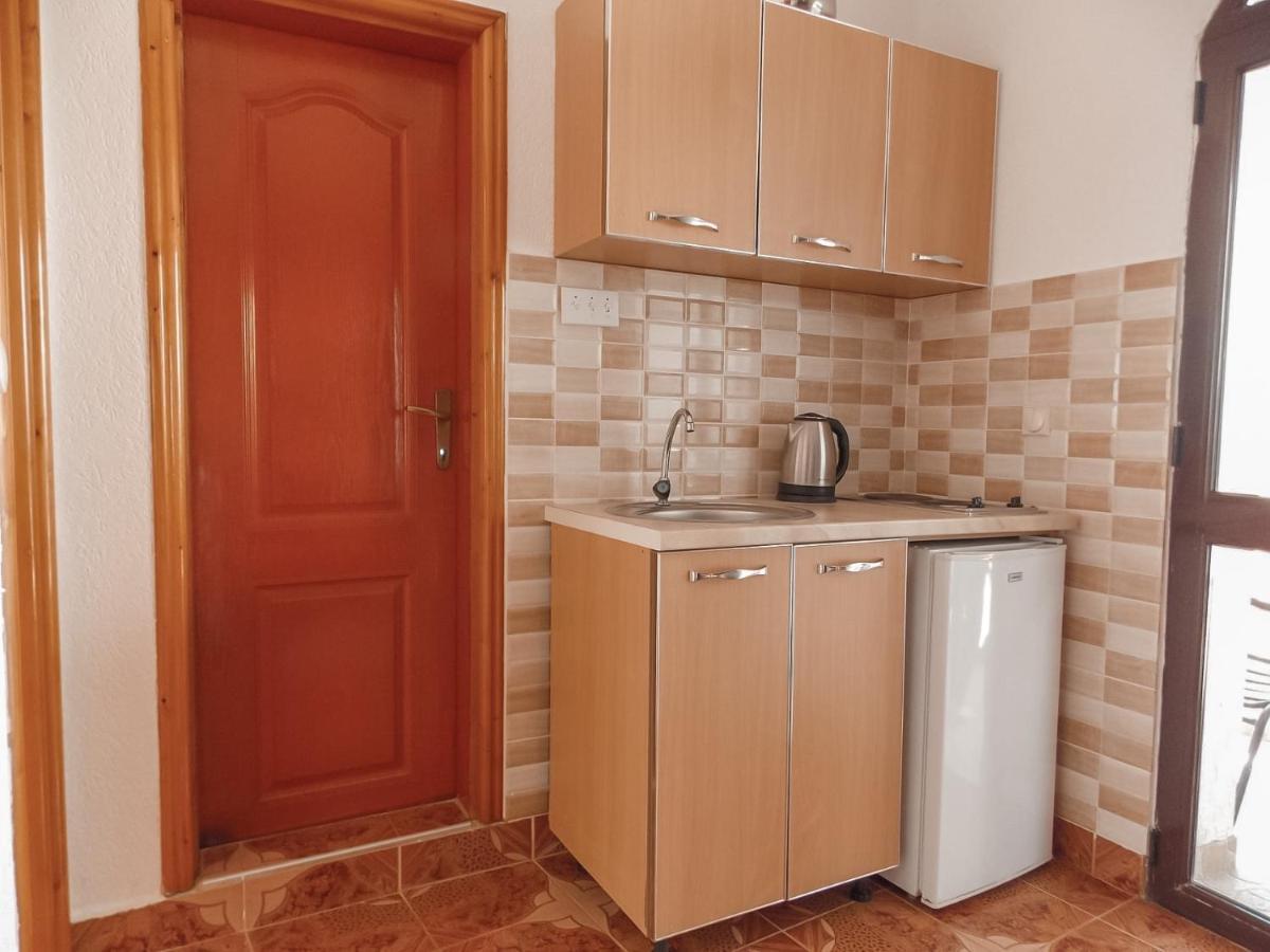 Guest House Naser Улцинь Экстерьер фото