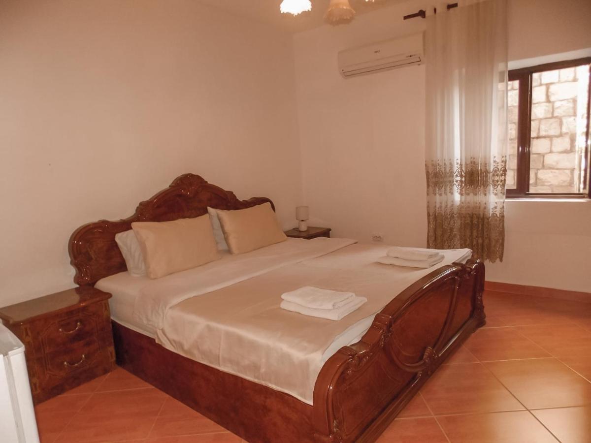 Guest House Naser Улцинь Экстерьер фото