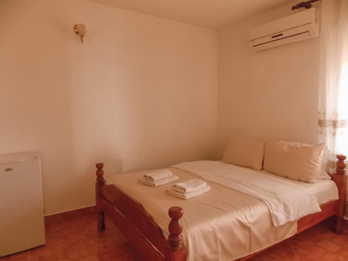 Guest House Naser Улцинь Экстерьер фото